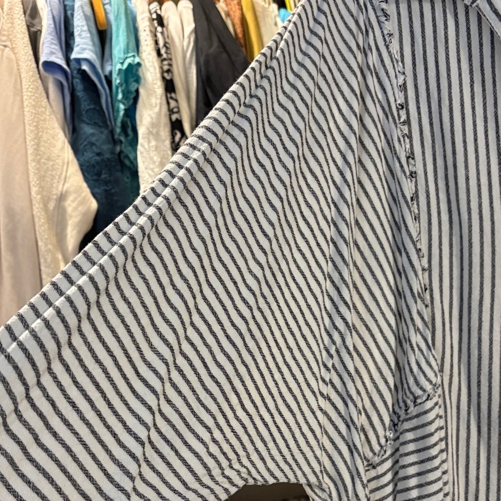 “WE THE FREE”Black and White Striped Baggy Blouse - Picture 5 of 16